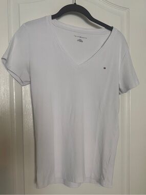Tommy Hilfiger White 100% Cotton V-Neck Short Sleeve Tee, Sz M